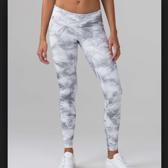 Lululemon Full on Luxtreme Leggings Size 4 - Picture 1 of 2